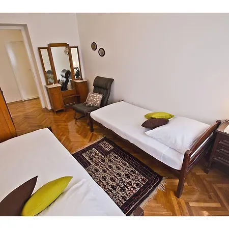 Grand Apartment